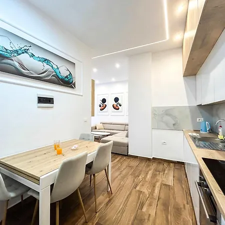 2 Bedroom 1248 דירה